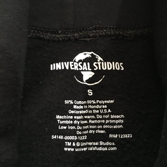 Chucky Snitches Get Stitches Black Hoodie Sweatshirt Universal Studios Small - Picture 6 of 9